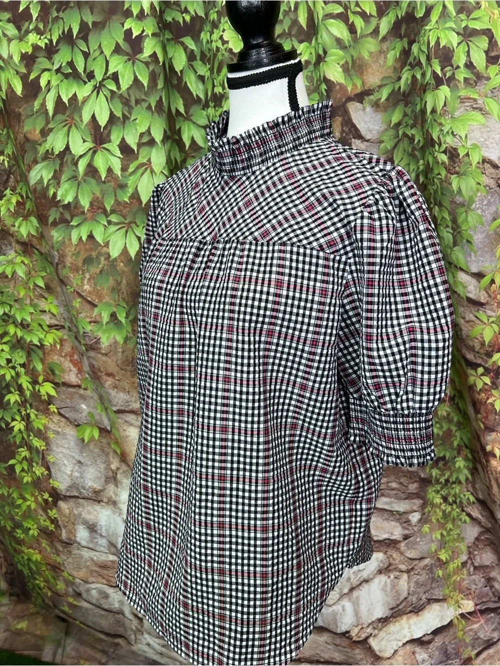 LOFT Black, White, and Pink Ruffle Collar Shirred Cuff Plaid Preppy Blouse, M